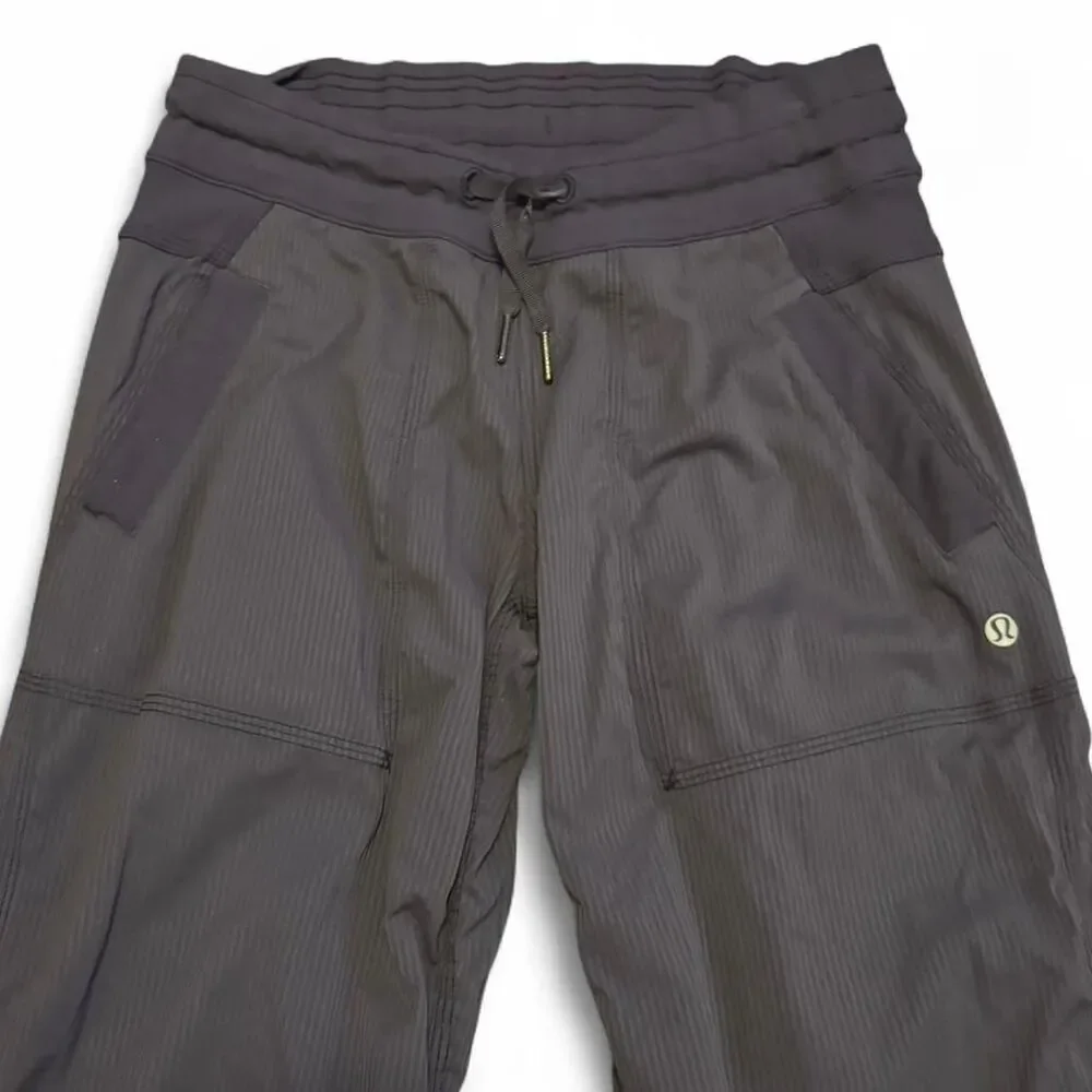 Lululemon Dance Studio Mid-Rise Cropped Pant Women’s Size 4 Blue Pinstripe